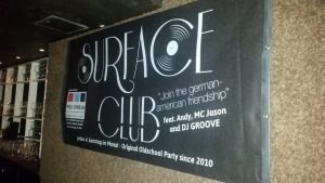 Surface Club Banner (Foto: WMG)